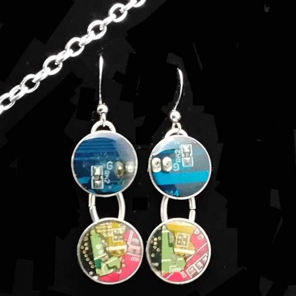 Geek Bling - Hand crafted pendant & earing set - Picture 3 of 5